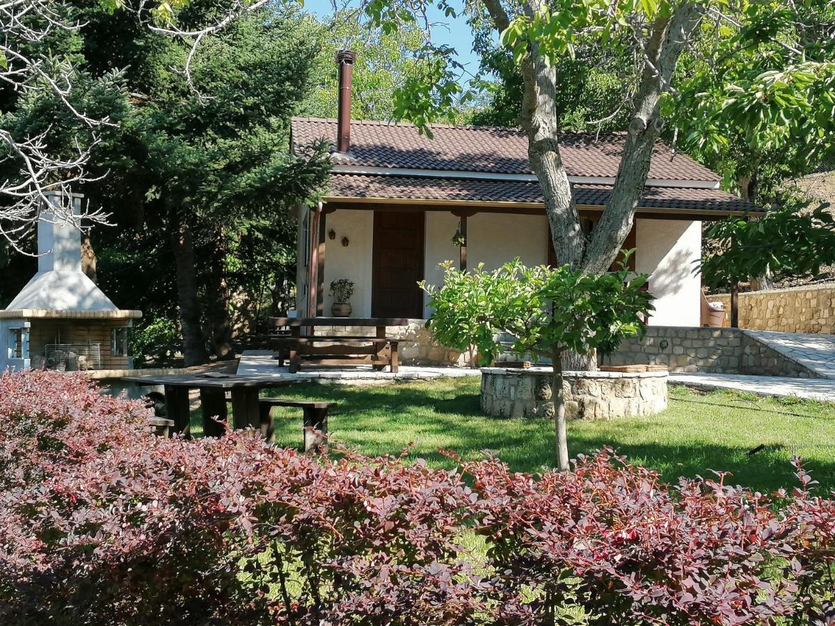 Ξενώνας Το Πατρικό Karya Exterior foto